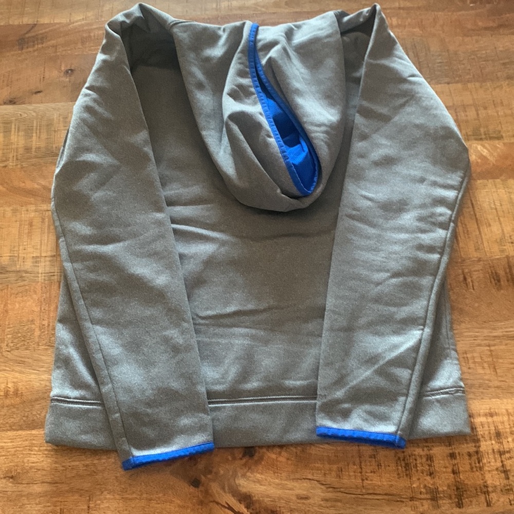 Boys Gray/Blue Under Armour Hoodie / Sweatshirt Size XL - Picture 2 of 3